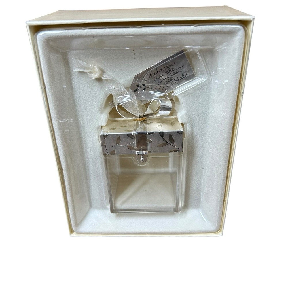 Vtg Hallmark The Heart of Motherhood Gift of the Children Keepsake Ornament 2003